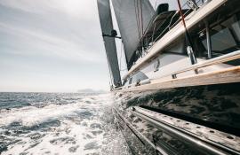 how much does it cost to charter a sailing yacht