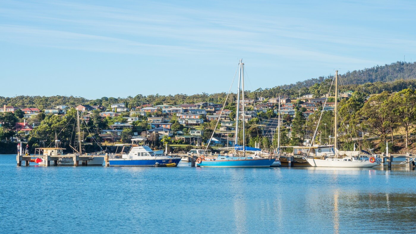 best catamaran sailing school