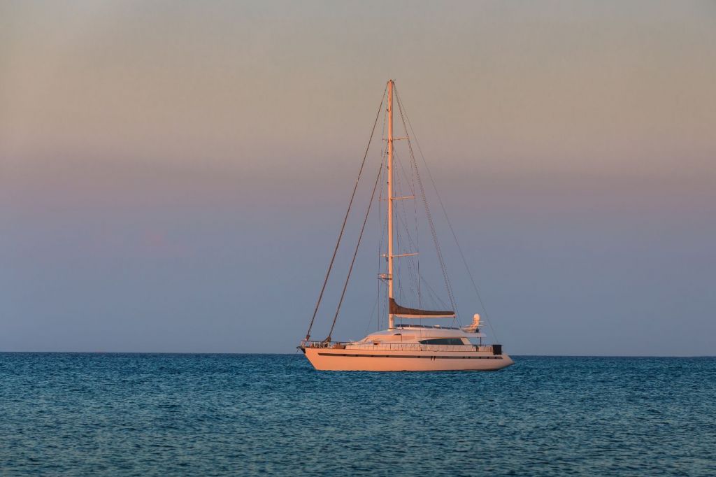 11 Expert Tips for Sleeping on a Boat in the Ocean - Improve Sailing