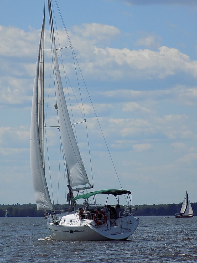 28 ft sailboat cost