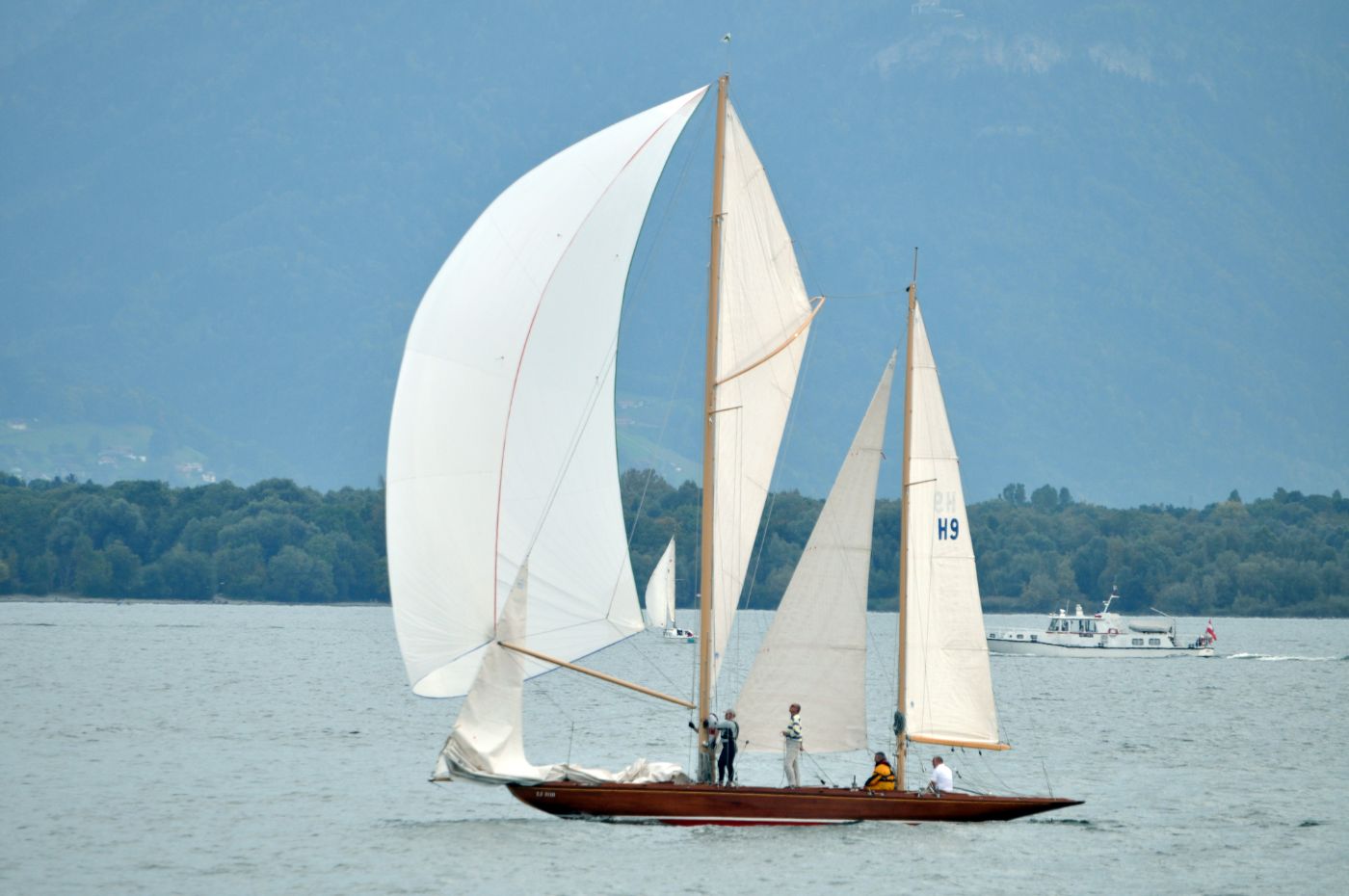 what are the sails on a sailboat