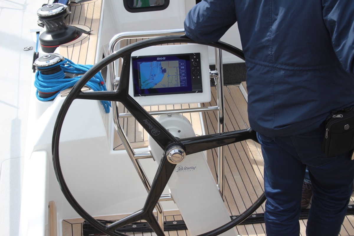 running rigging on a sailboat