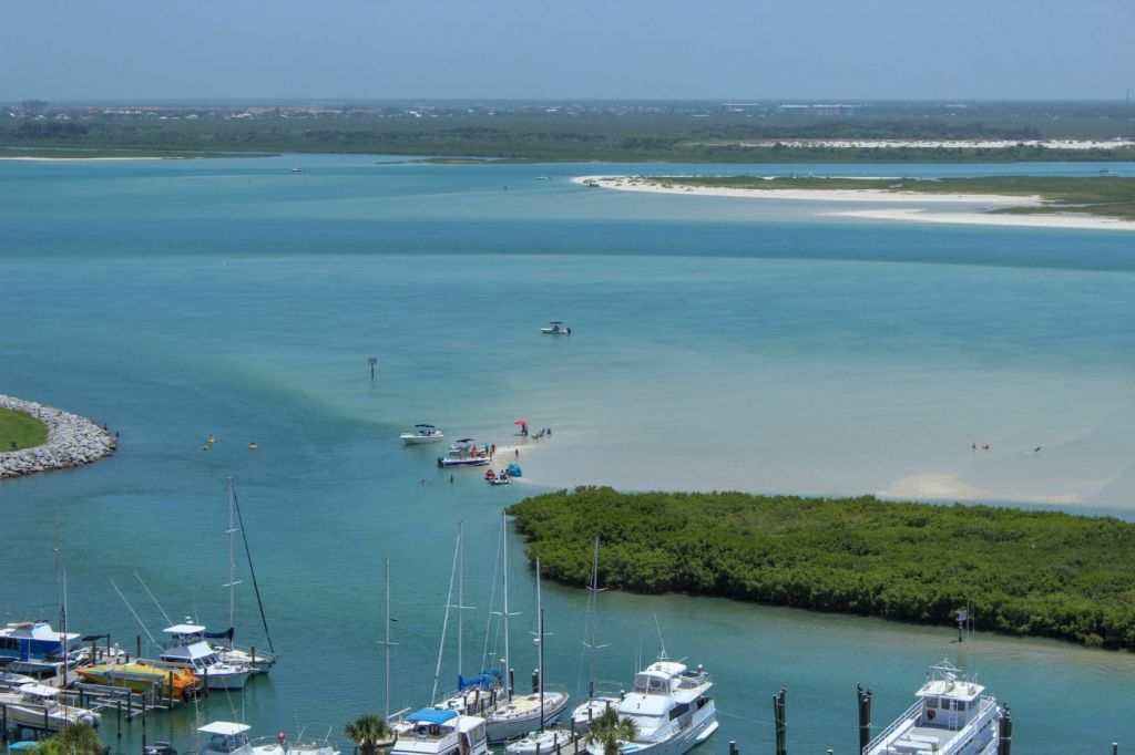 living on a yacht in florida