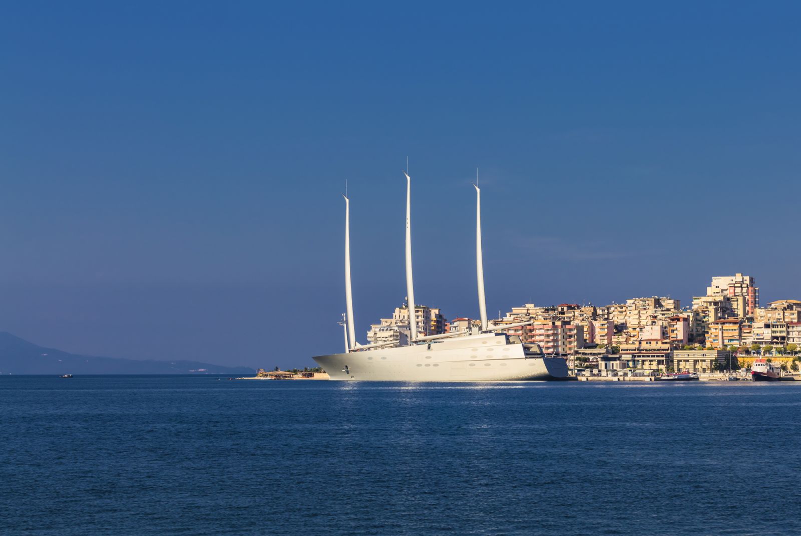 the world's biggest sailing yacht