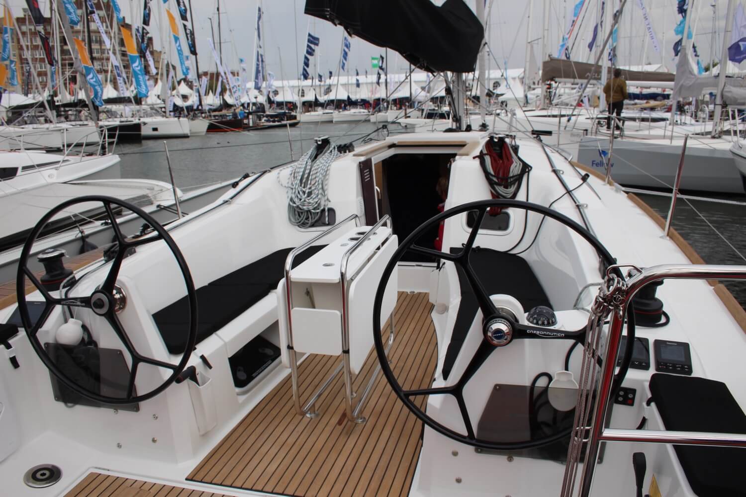 small sailboat manufacturers list