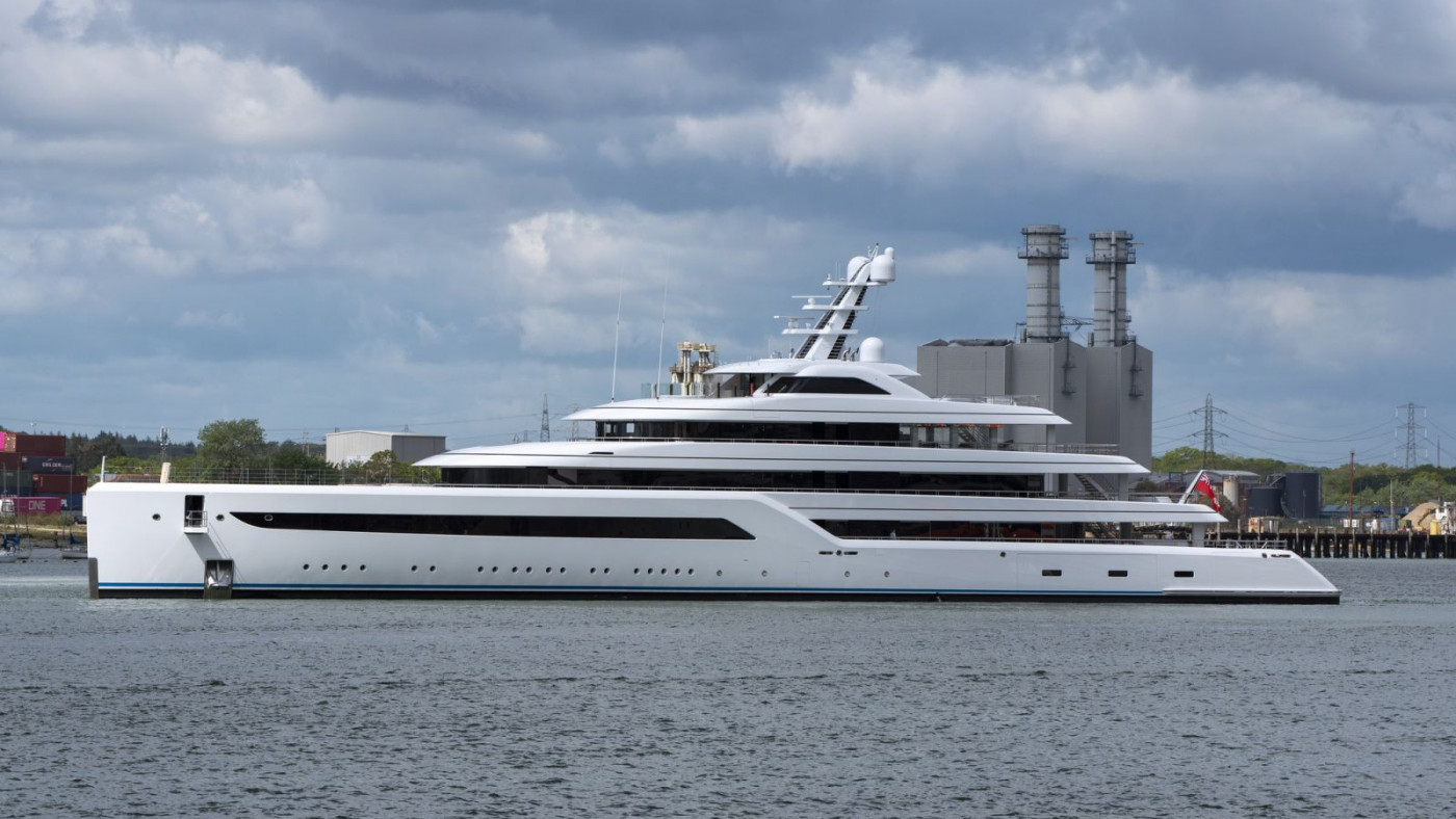 eros yacht below deck