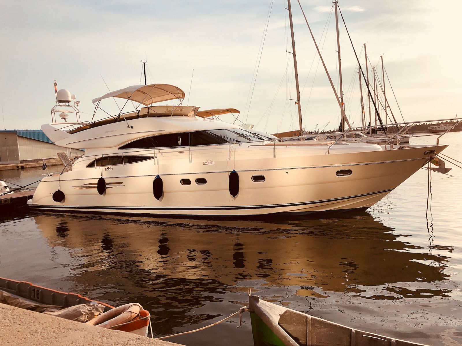 honor superyacht below deck